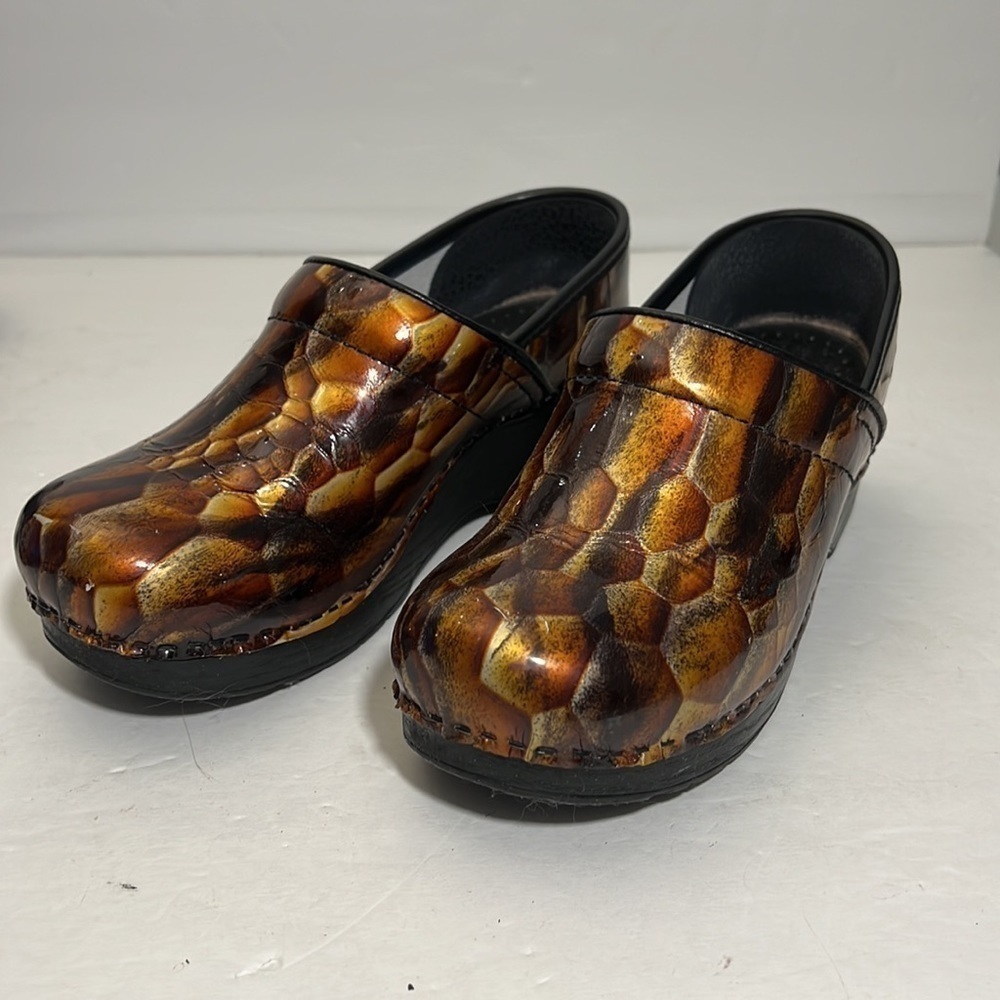 Dansko Leather Abstract Reptile Clogs Size 37 Us … - image 3